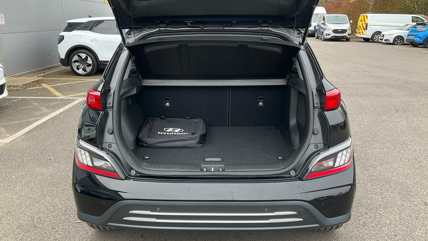 Used Hyundai KONA 2023 for sale - 77996932: Photo 4