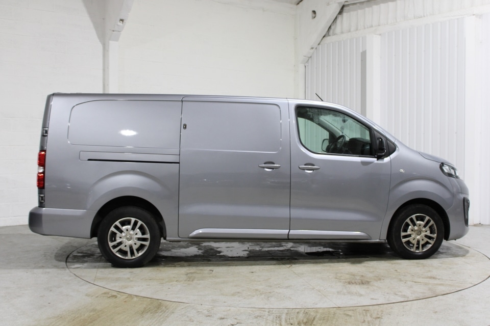 Used Vauxhall Vivaro 2022 for sale - 77103461: Photo 2