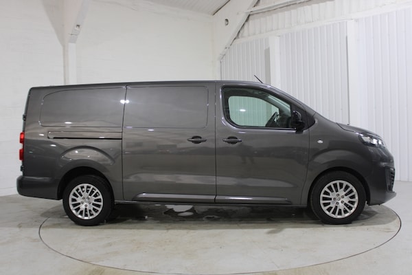 Used Vauxhall Vivaro 2023 for sale - 75106132: Photo 2