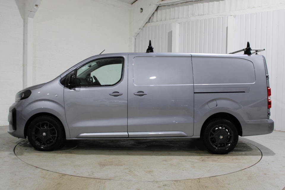 Used Vauxhall Vivaro 2024 for sale - 77103457: Photo 8