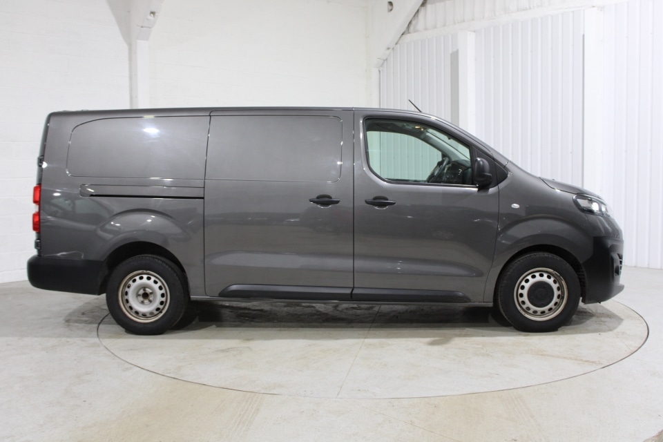 Used Vauxhall Vivaro 2022 for sale - 76415406: Photo 2