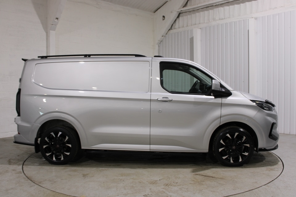 Used Ford Transit Custom 2024 for sale - 76252763: Photo 2