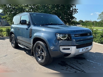 Land Rover - Defender