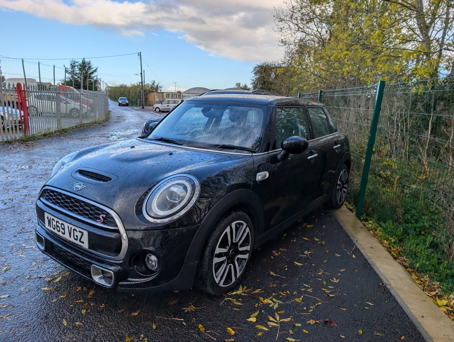 Used MINI Hatch 2019 for sale - 76725687: Photo 1