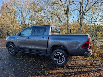 Used Toyota Hilux 2021 for sale - 76656016: Photo