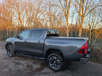 Used Toyota Hilux 2021 for sale - 76656016: Photo