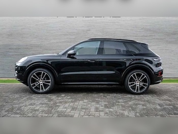 Used Porsche Cayenne 2025 for sale - 75218610: Photo