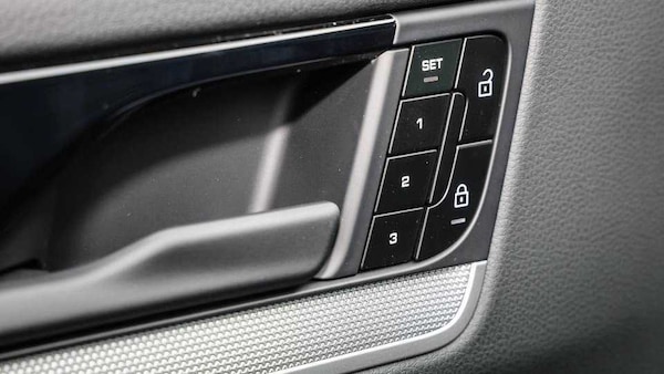 Used Porsche Cayenne 2025 for sale - 75218610: Photo 30