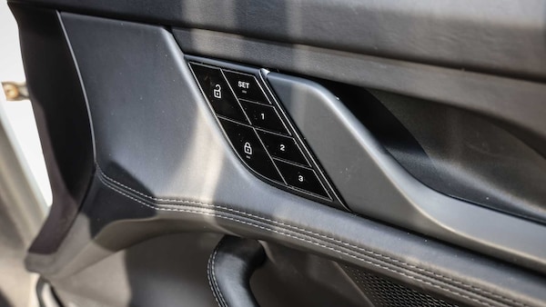 Used Porsche Taycan 2020 for sale - 75218462: Photo 31