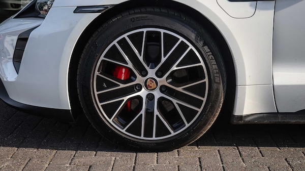 Used Porsche Taycan 2020 for sale - 75218462: Photo 6