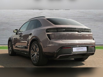 Used Porsche Macan 2024 for sale - 79271008: Photo