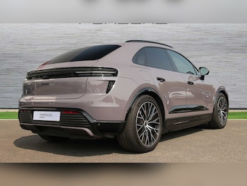 Used Porsche Macan 2024 for sale - 79271008: Photo