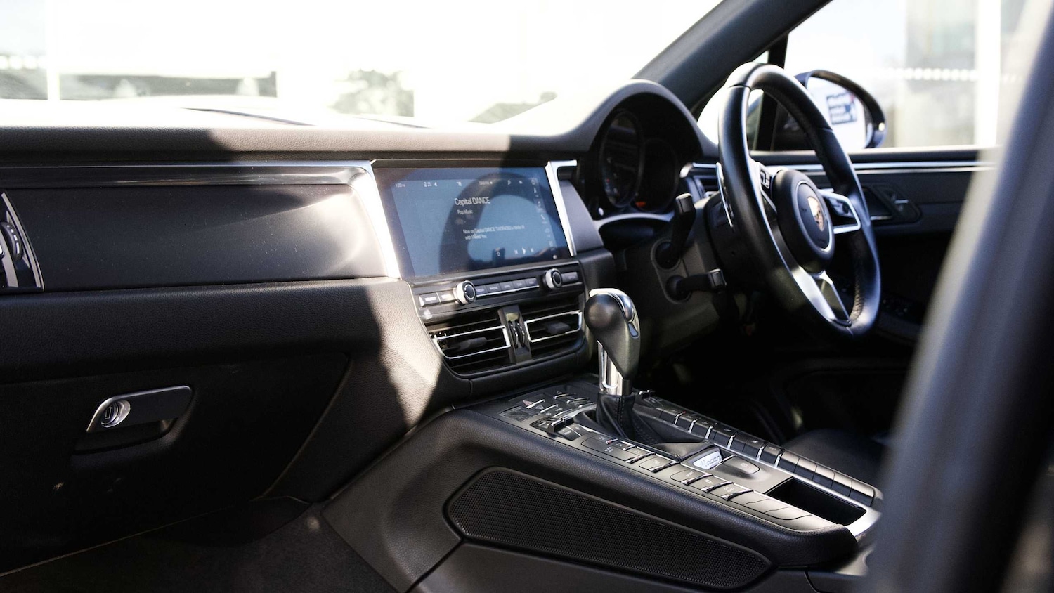 Used Porsche Macan 2021 for sale - 76362590: Photo 15