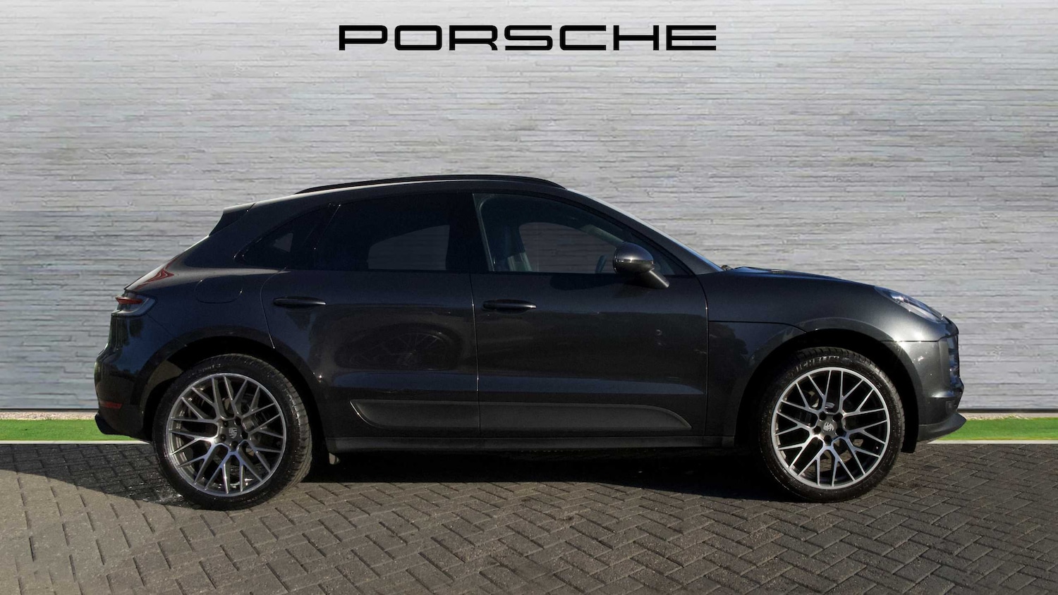 Used Porsche Macan 2021 for sale - 76362590: Photo 17