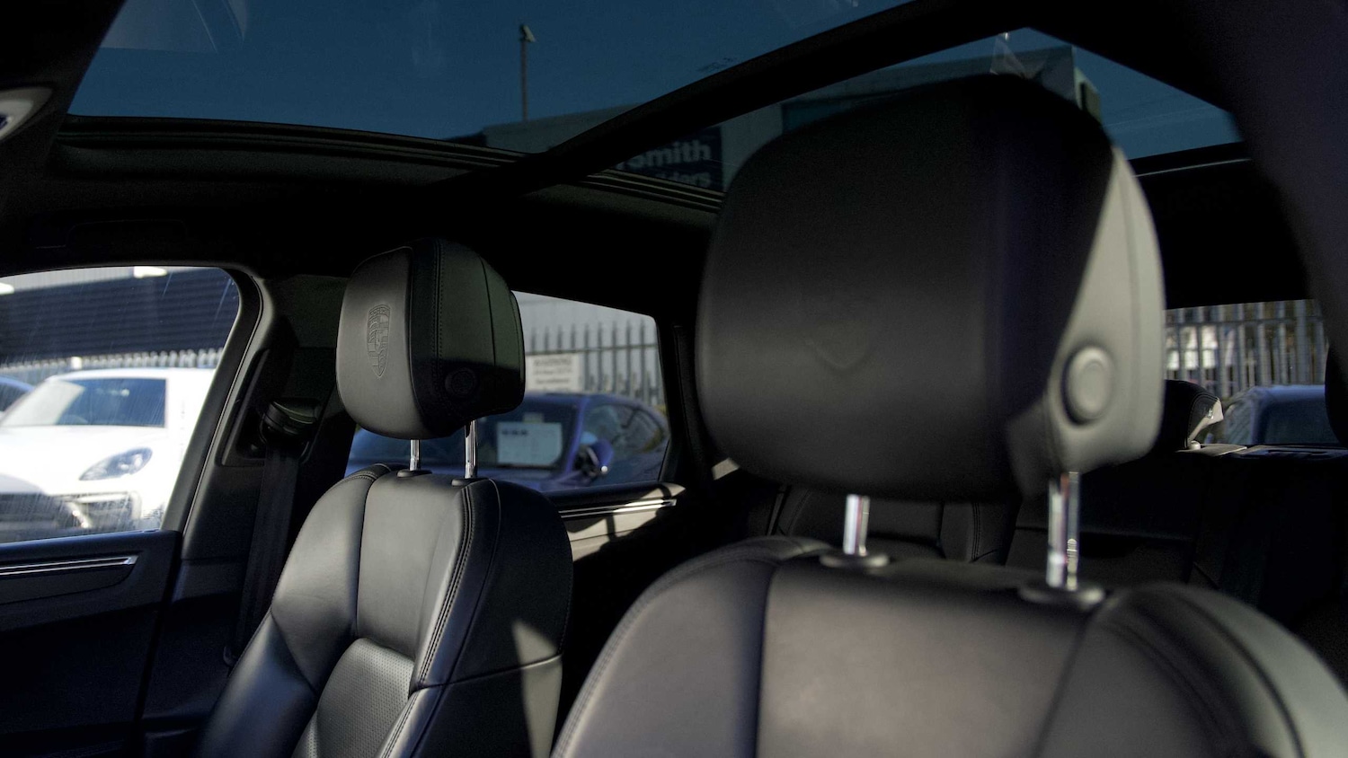 Used Porsche Macan 2021 for sale - 76362590: Photo 23