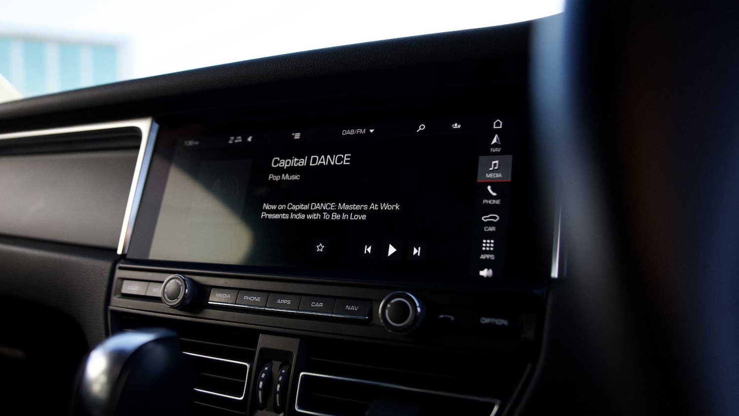 Used Porsche Macan 2021 for sale - 76362590: Photo 25