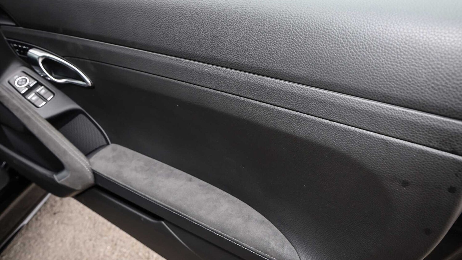 Used Porsche Cayman 2025 for sale - 77628188: Photo 25