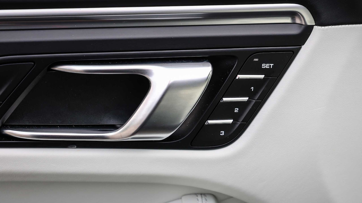 Used Porsche Macan 2022 for sale - 77134856: Photo 11