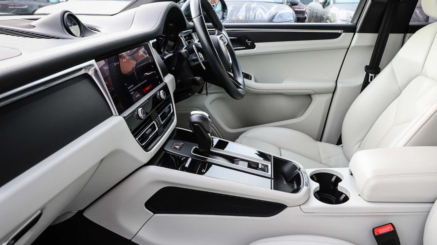 Used Porsche Macan 2022 for sale - 77134856: Photo 24