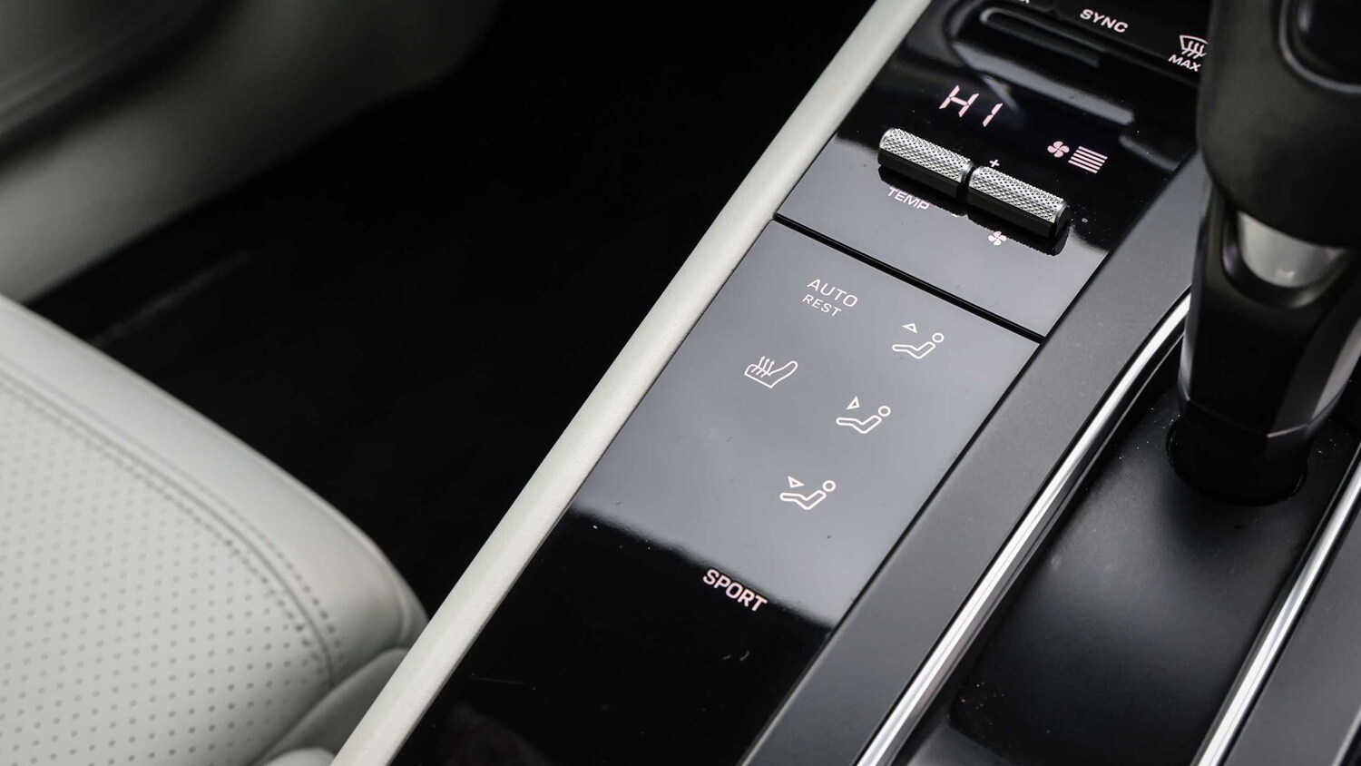 Used Porsche Macan 2022 for sale - 77134856: Photo 26