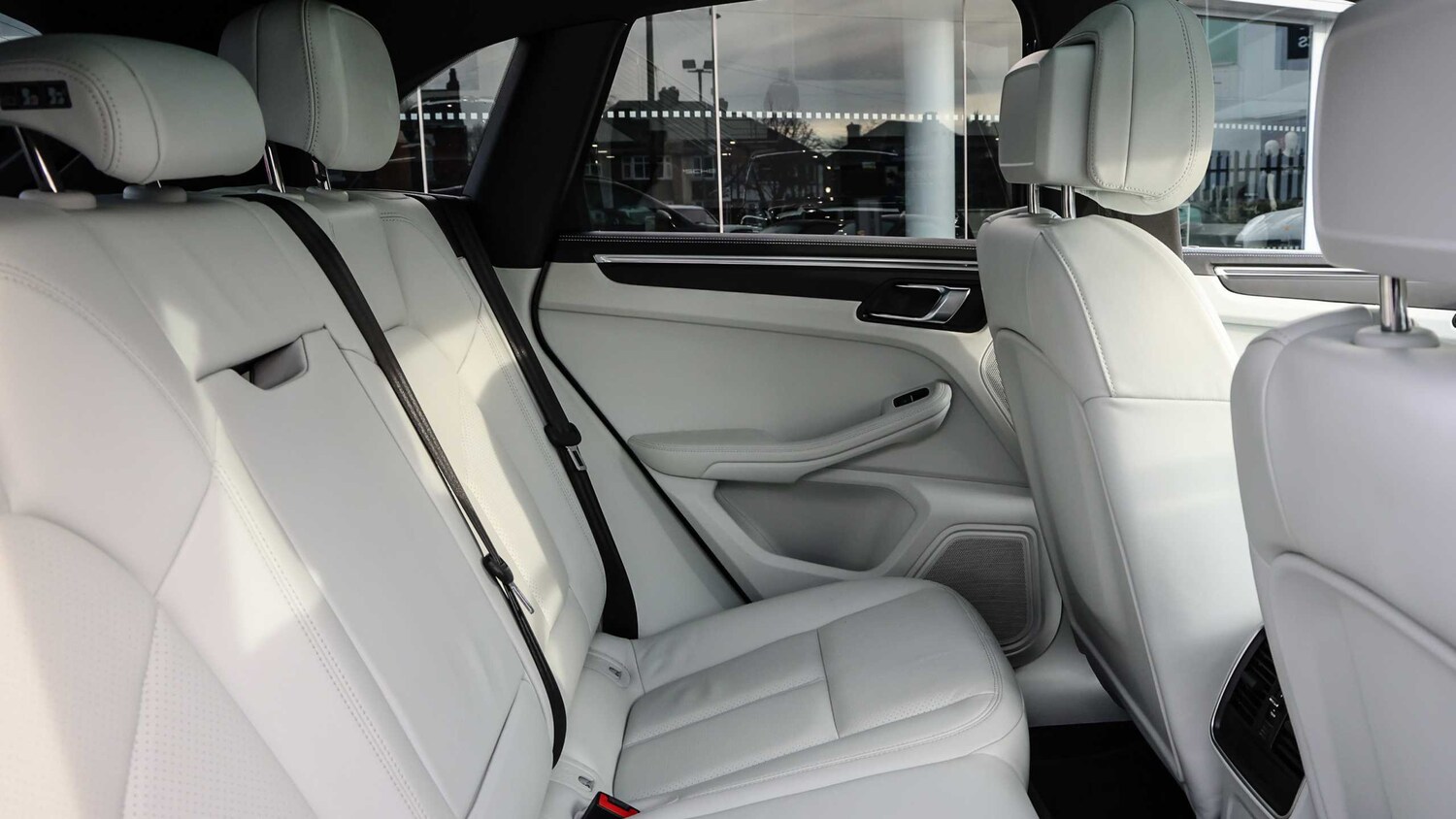 Used Porsche Macan 2022 for sale - 77134856: Photo 32