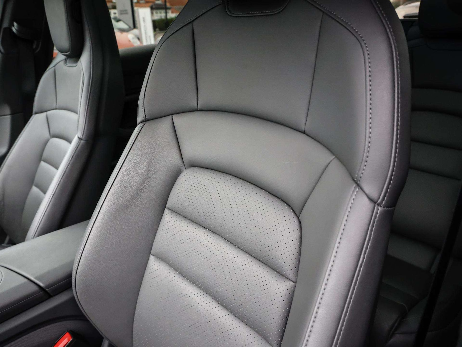 Used Porsche Taycan 2022 for sale - 77076469: Photo 16