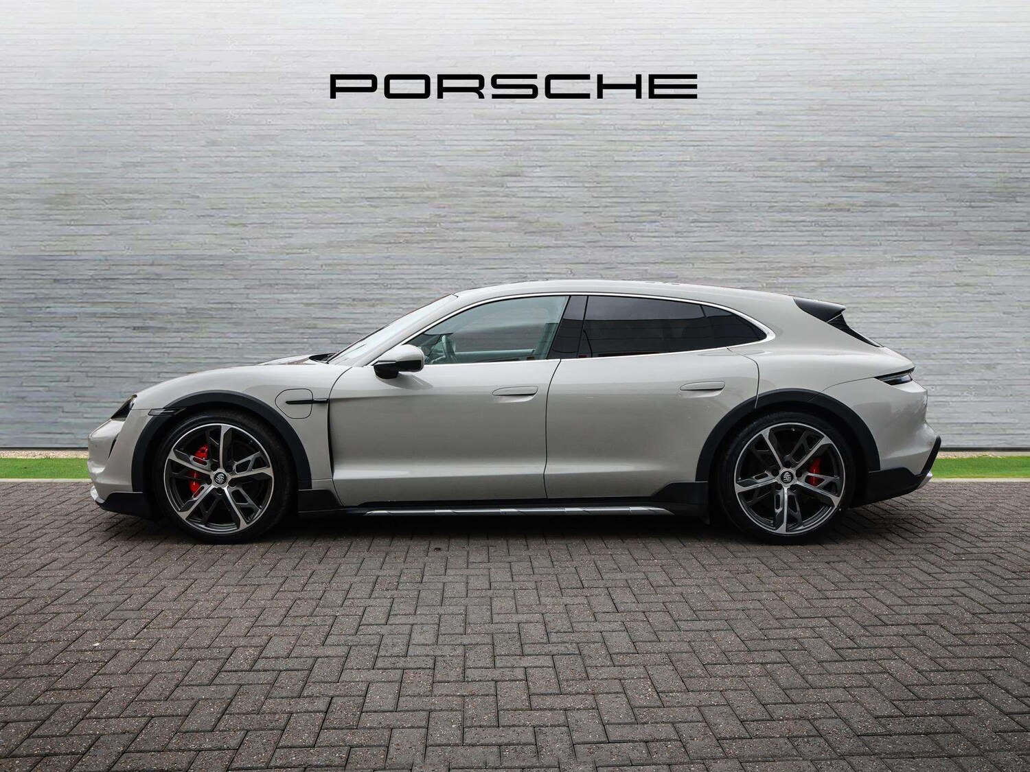 Used Porsche Taycan 2022 for sale - 77076469: Photo 8