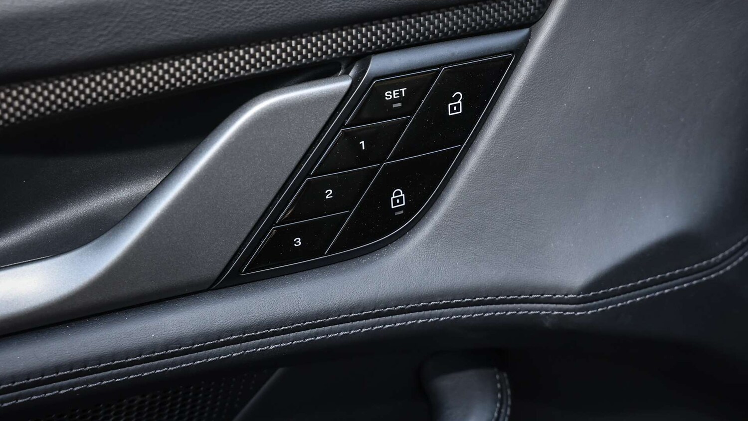 Used Porsche Taycan 2020 for sale - 76421151: Photo 32