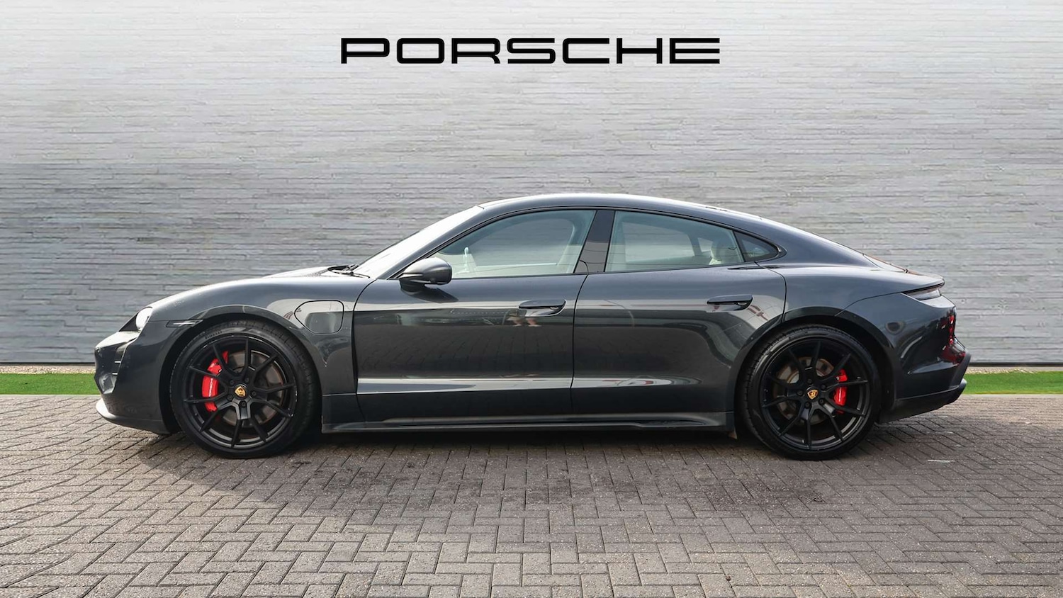 Used Porsche Taycan 2022 for sale - 76329220: Photo 8