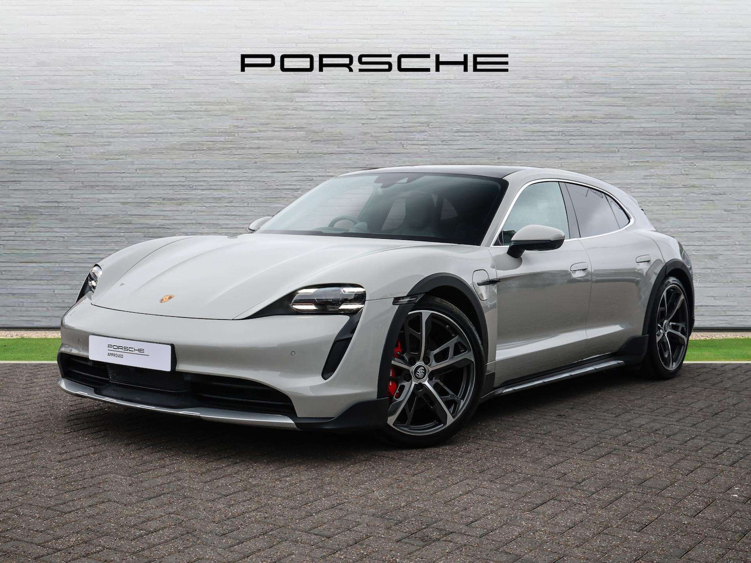 Used Porsche Taycan 2022 for sale - 78161360: Photo 2