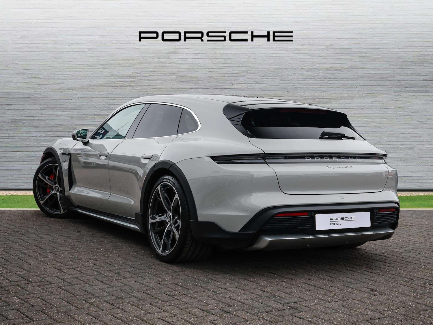 Used Porsche Taycan 2022 for sale - 78161360: Photo 4