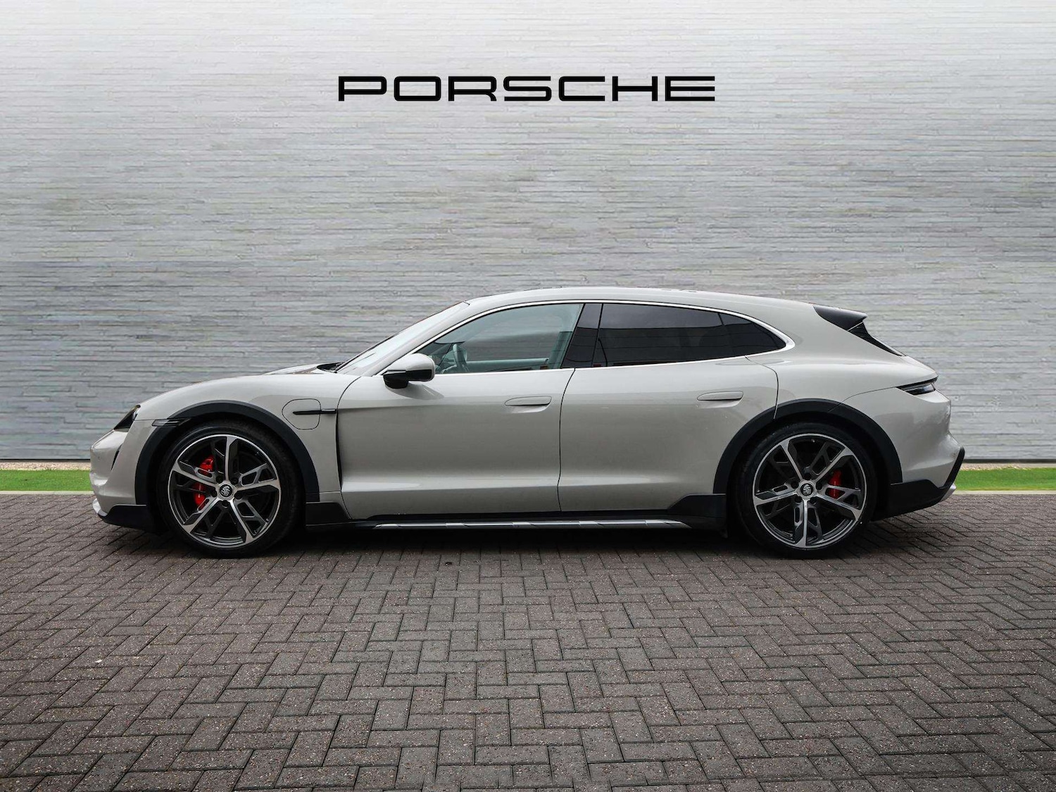 Used Porsche Taycan 2022 for sale - 78161360: Photo 8