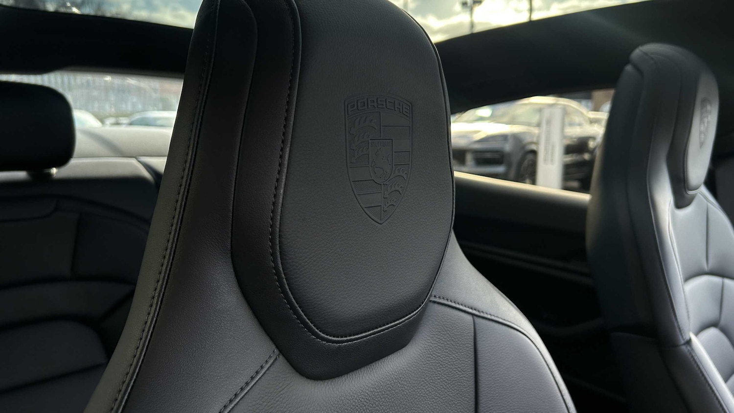 Used Porsche Taycan for sale - 77000110: Photo 11