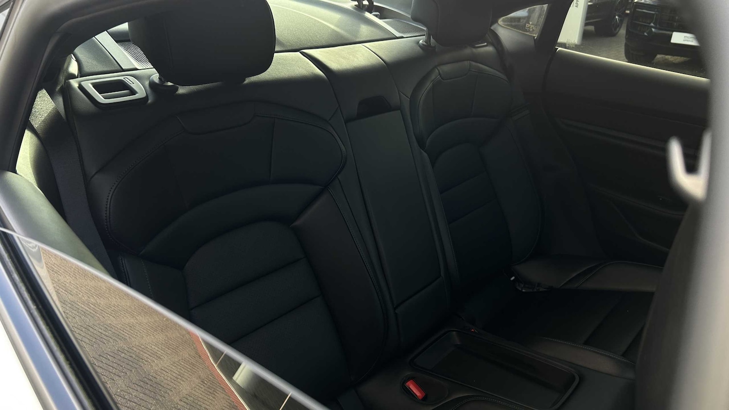 Used Porsche Taycan for sale - 77000110: Photo 12