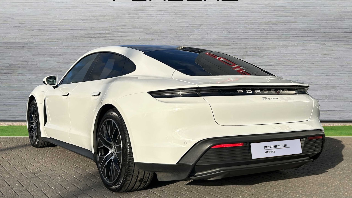 Used Porsche Taycan for sale - 77000110: Photo 4