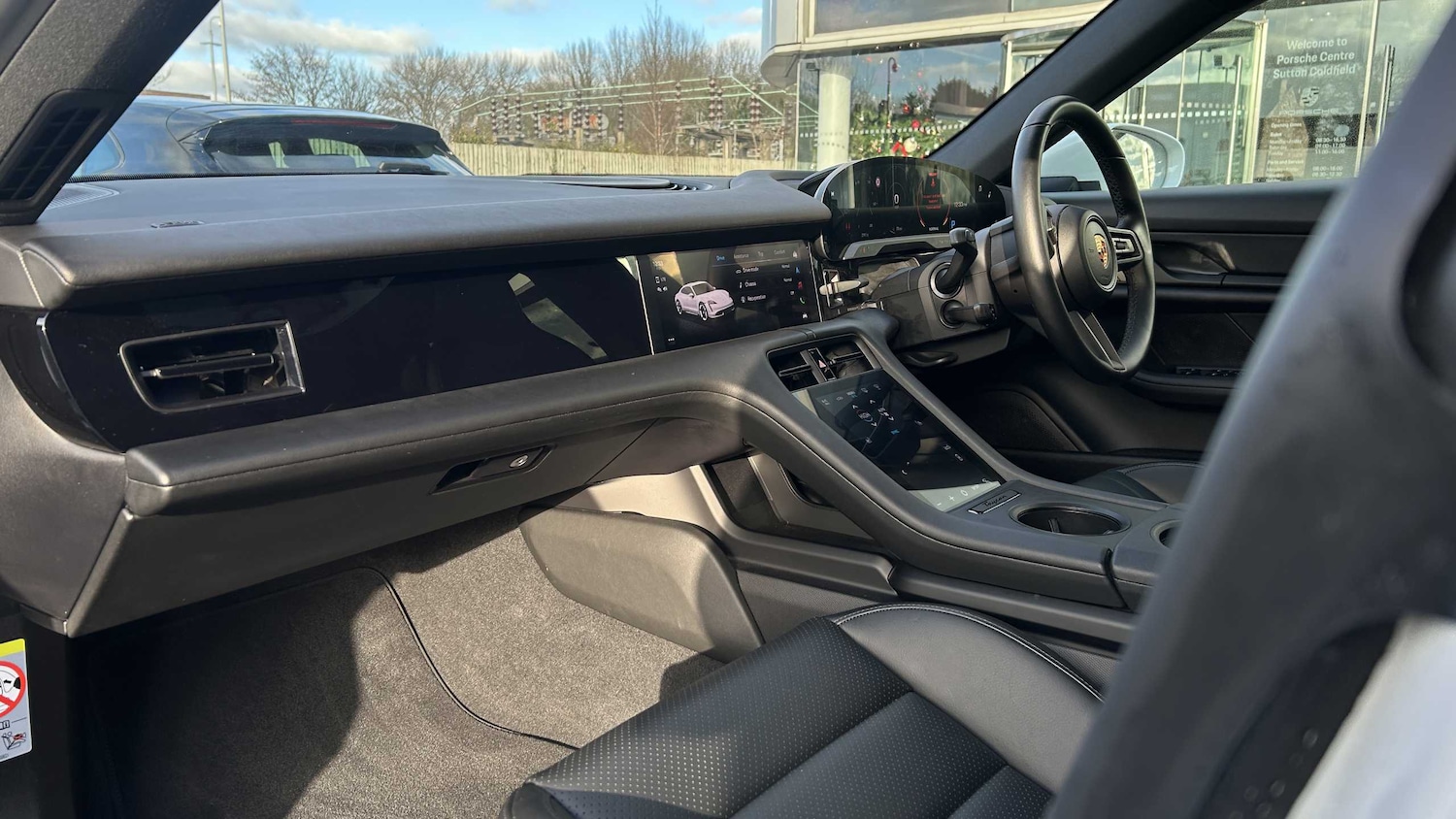 Used Porsche Taycan for sale - 77000110: Photo 5