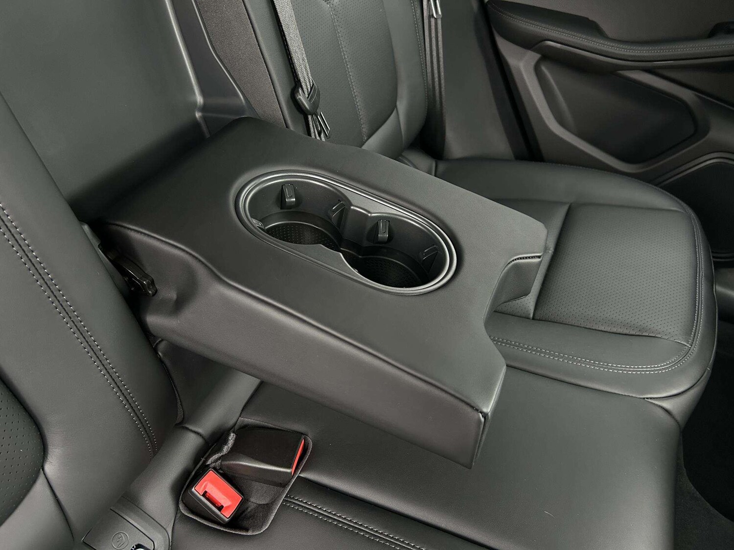 Used Porsche Macan 2026 for sale - 78010241: Photo 15