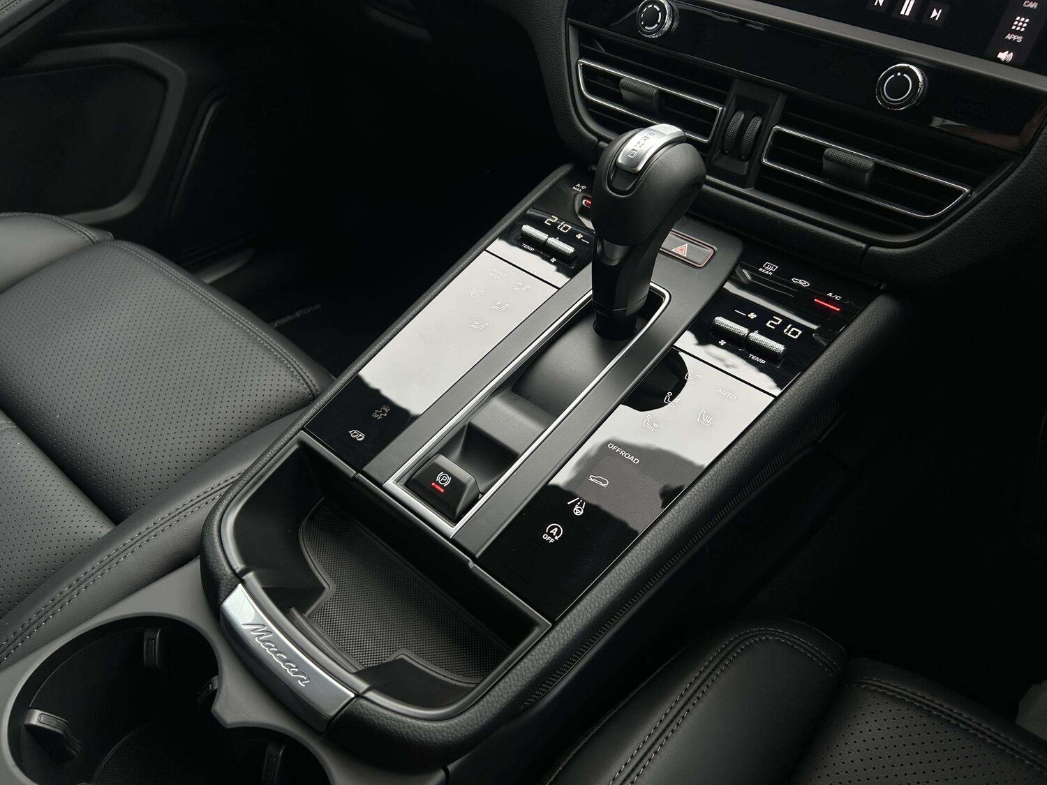 Used Porsche Macan 2026 for sale - 78010241: Photo 17