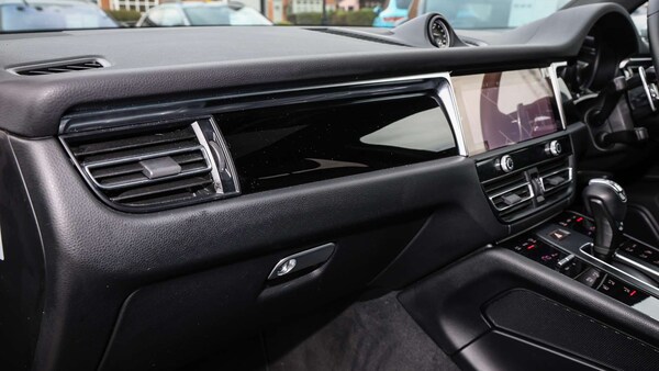 Used Porsche Macan 2023 for sale - 76176913: Photo 17