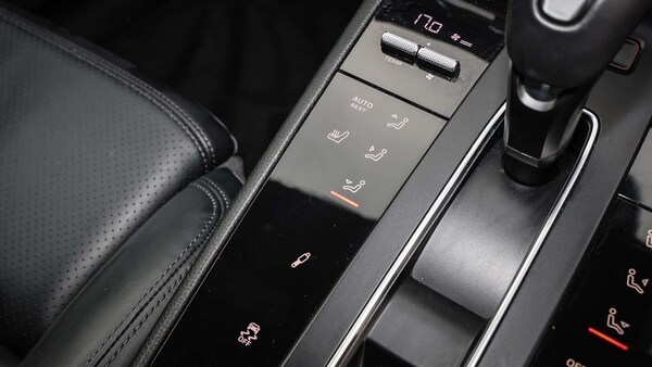 Used Porsche Macan 2023 for sale - 76176913: Photo 25