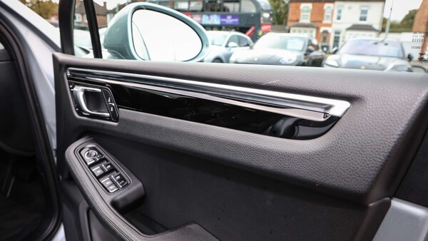 Used Porsche Macan 2023 for sale - 76176913: Photo 28