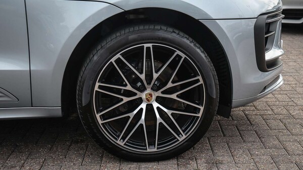 Used Porsche Macan 2023 for sale - 76176913: Photo 6