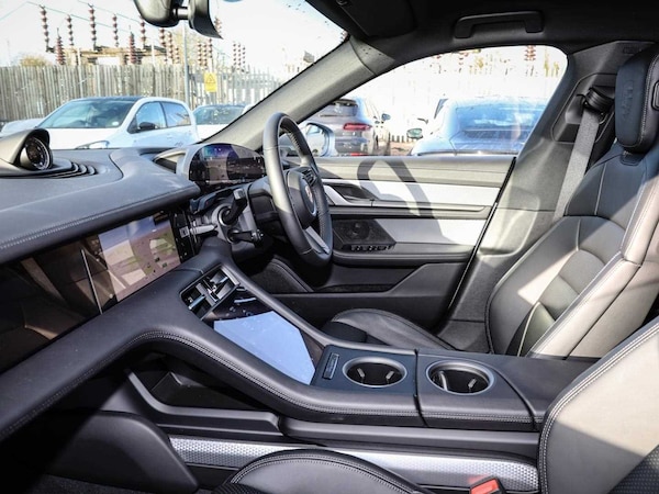 Used Porsche Taycan 2024 for sale - 75217733: Photo 11