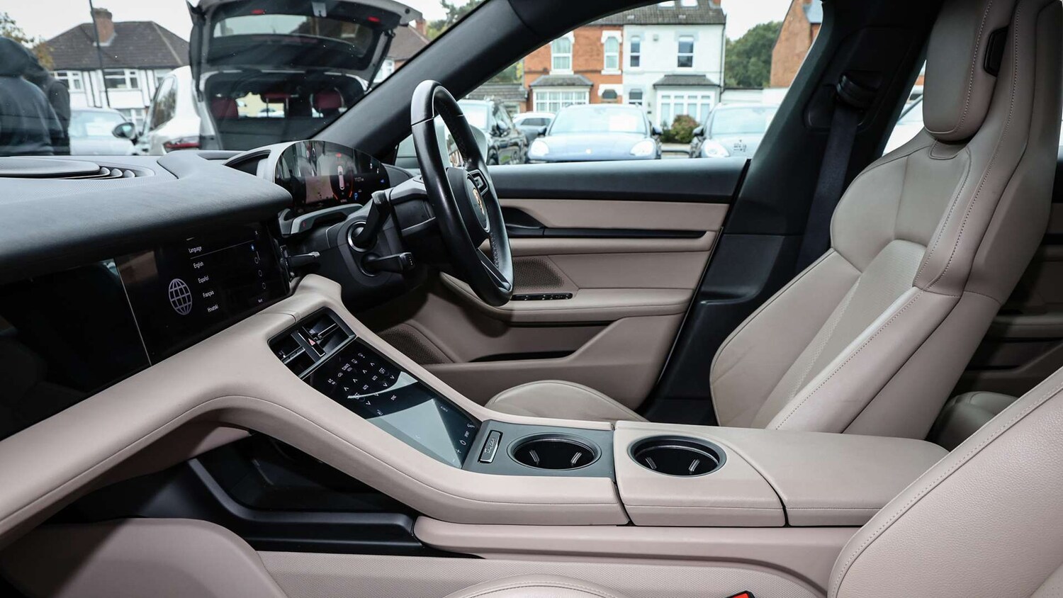 Used Porsche Taycan 2022 for sale - 76156127: Photo 13