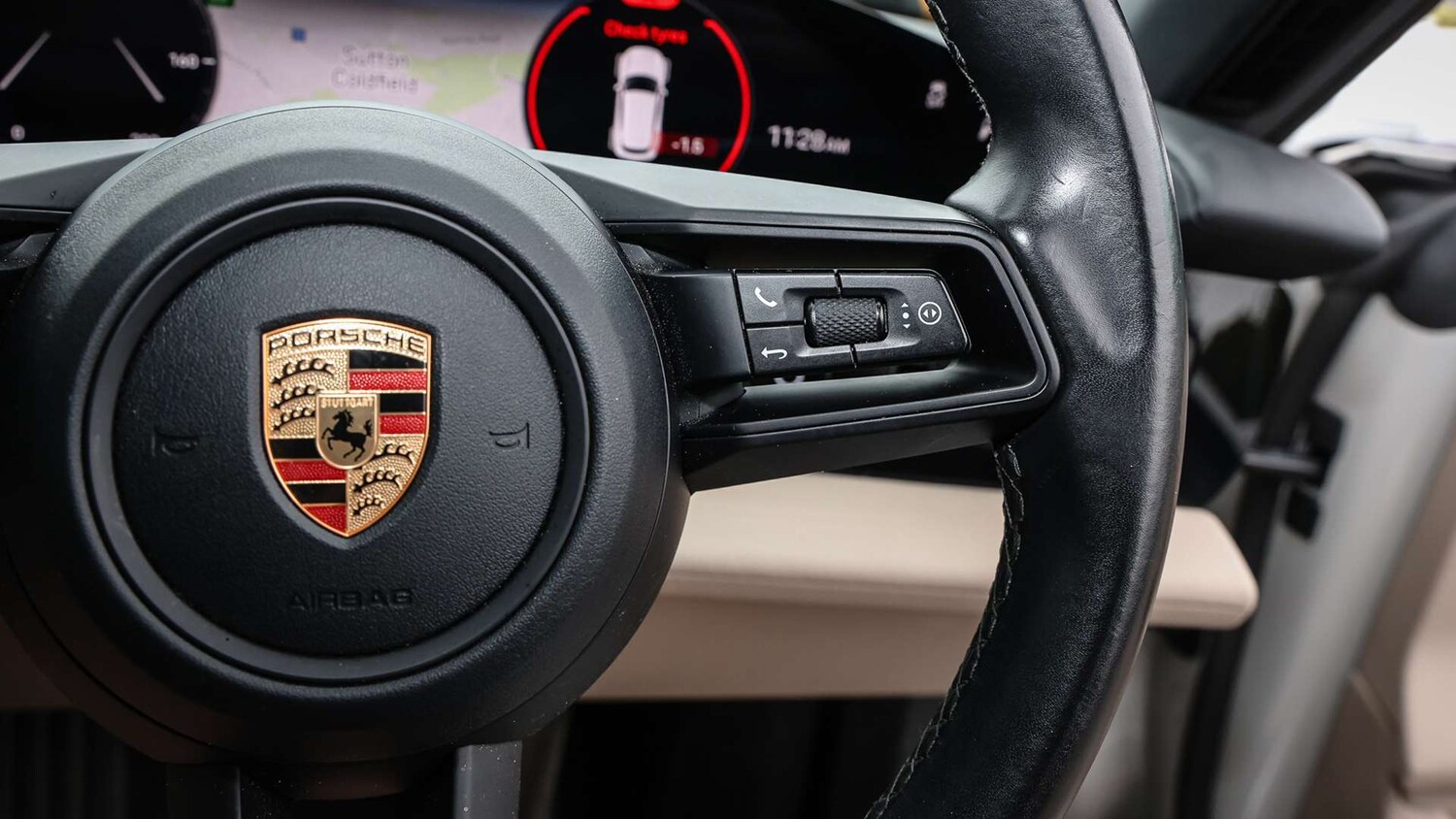 Used Porsche Taycan 2022 for sale - 76156127: Photo 19