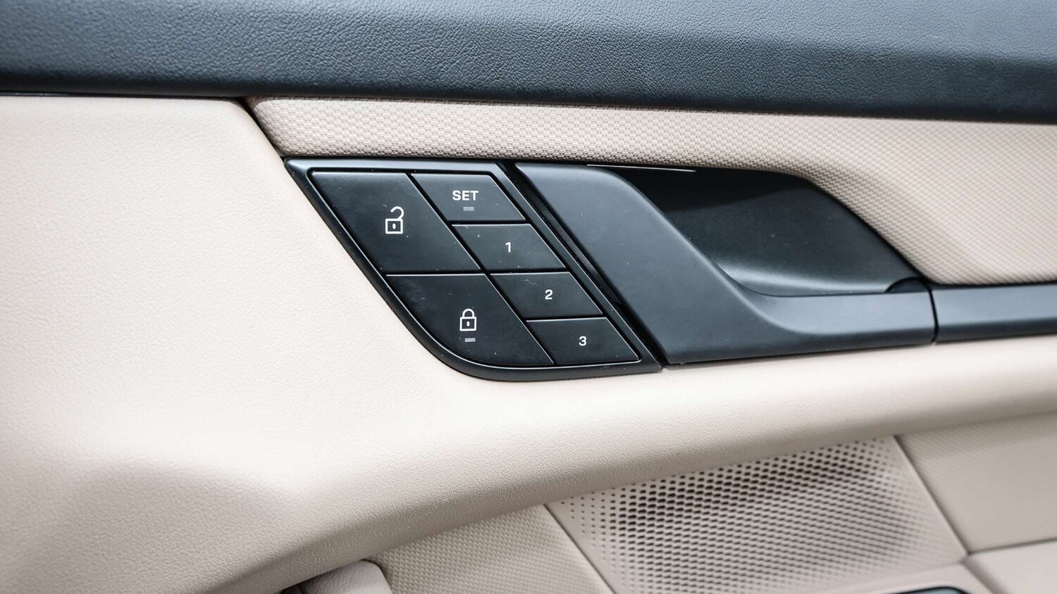 Used Porsche Taycan 2022 for sale - 76156127: Photo 30