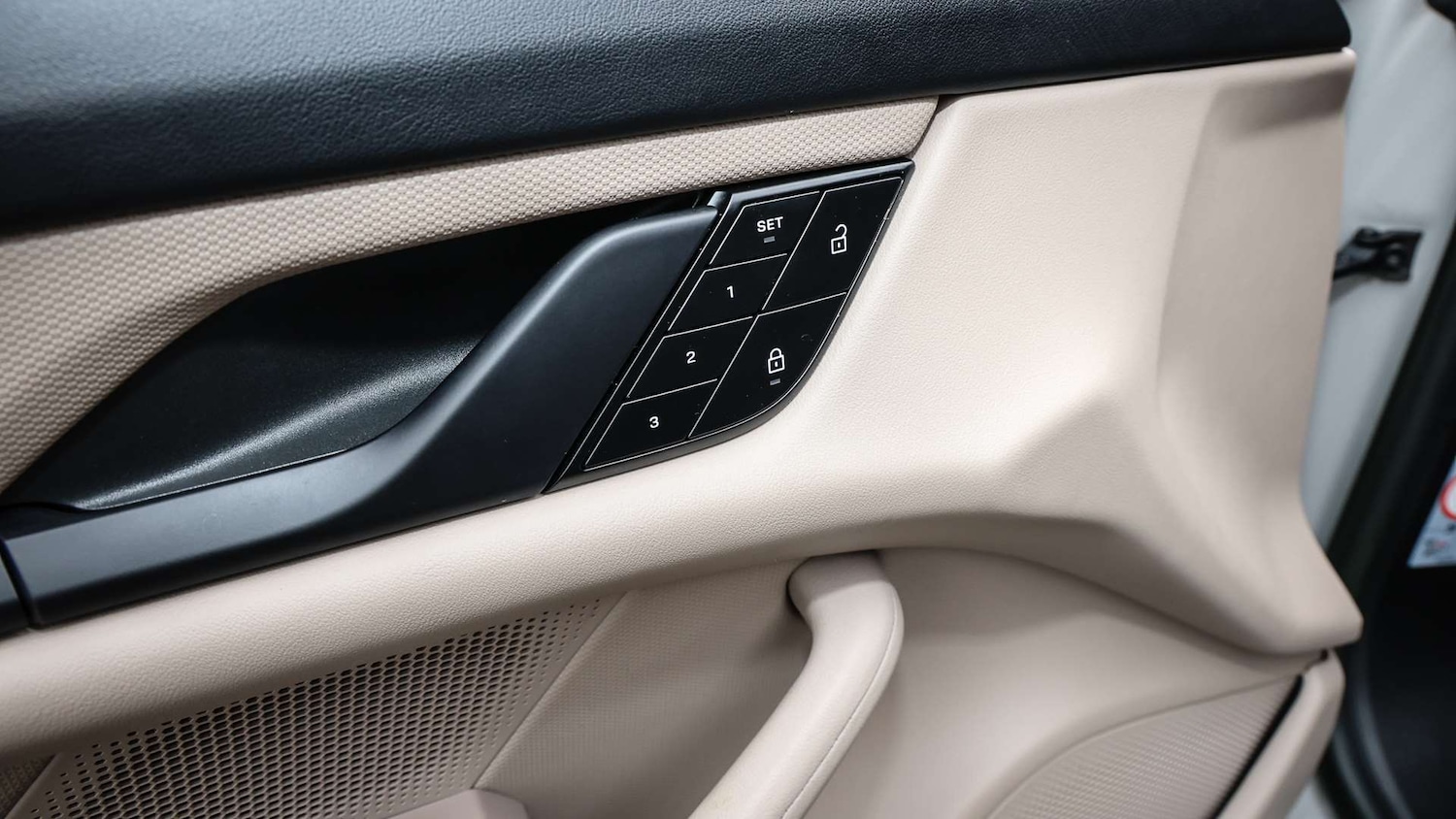 Used Porsche Taycan 2022 for sale - 76156127: Photo 31