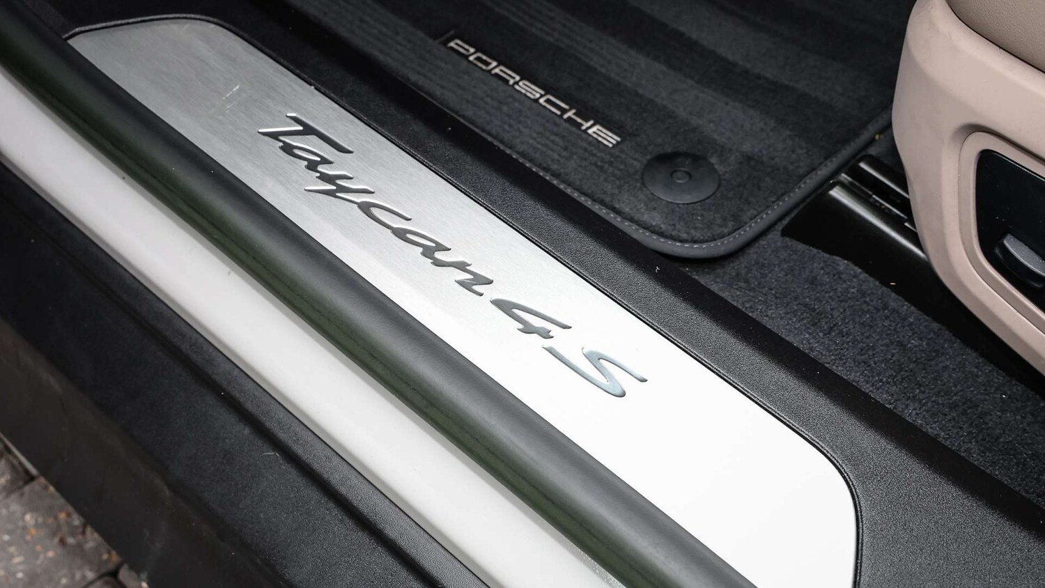 Used Porsche Taycan 2022 for sale - 76156127: Photo 33