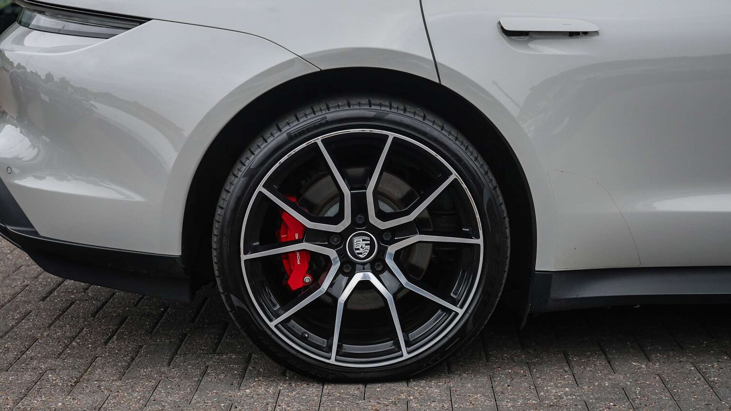 Used Porsche Taycan 2022 for sale - 76156127: Photo 6