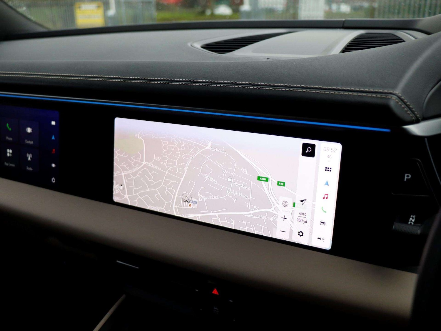 Used Porsche Macan 2024 for sale - 77333967: Photo 14